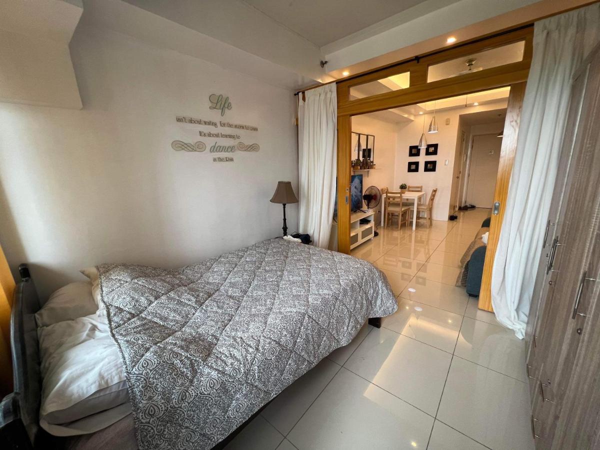 Ron'S Condo Overlooking The Lake Tagaytay City Extérieur photo