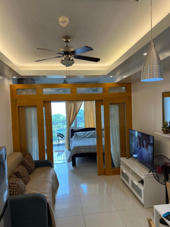 Ron'S Condo Overlooking The Lake Tagaytay City Extérieur photo