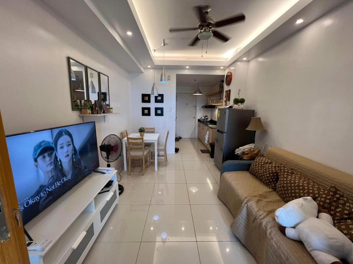 Ron'S Condo Overlooking The Lake Tagaytay City Extérieur photo