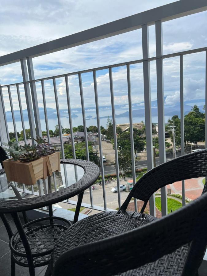 Ron'S Condo Overlooking The Lake Tagaytay City Extérieur photo