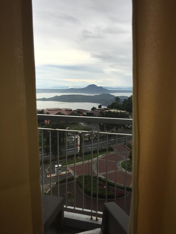 Ron'S Condo Overlooking The Lake Tagaytay City Extérieur photo