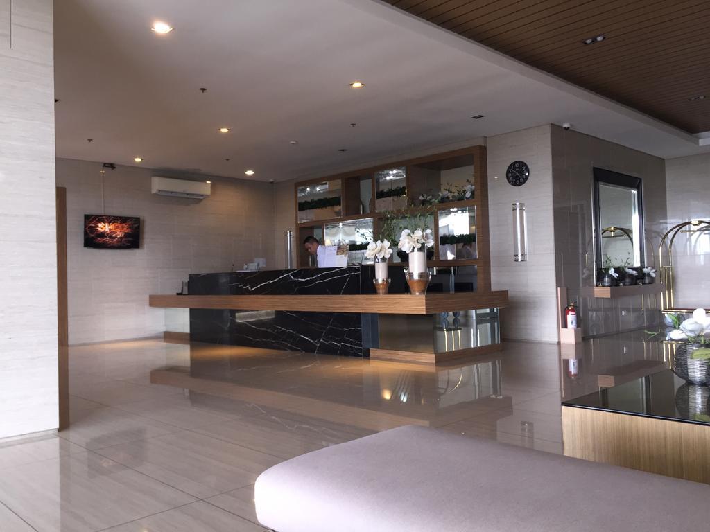 Ron'S Condo Overlooking The Lake Tagaytay City Extérieur photo